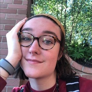 Meet your Posher, Abi